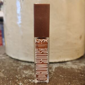NYX Ultimate Glow Shots Liquid Eyeshadow In Passionfruit Posh